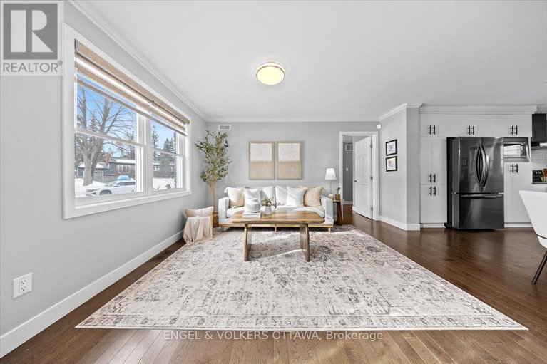 29439628/1005-gold-crescent/queensway-terrace-north/ottawa/ontario/K2B8C4_4