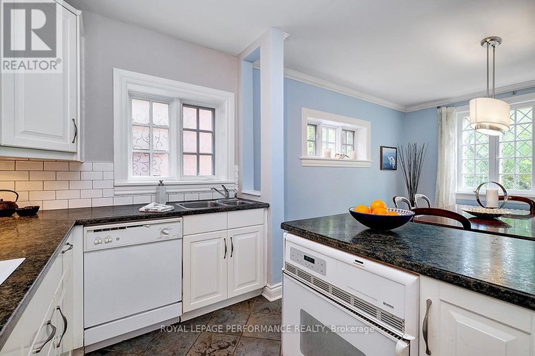 28390175/2-180-augusta-street/sandy-hill/ottawa/ontario/K1N8C1_19