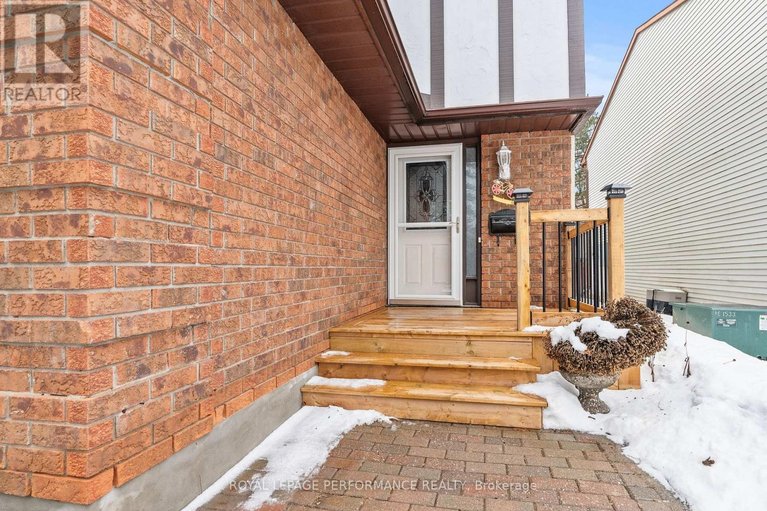 29485311/1126-millwood-court/convent-glen-north/ottawa/ontario/K1C3G1_3