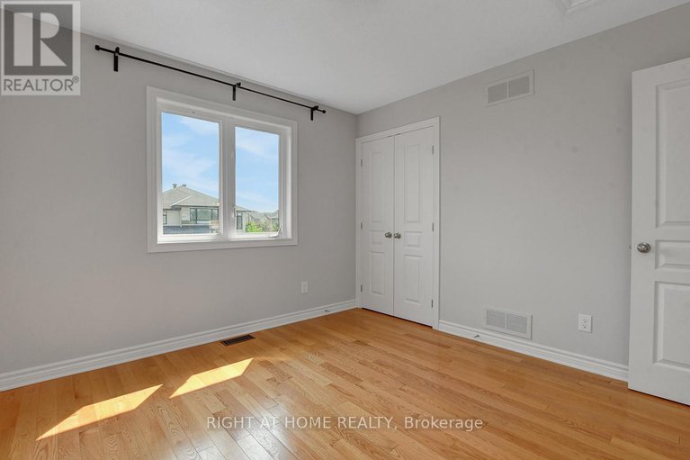 29151226/510-summerhill-street/riverside-southgloucester-glen/ottawa/ontario/K4M0B4_36