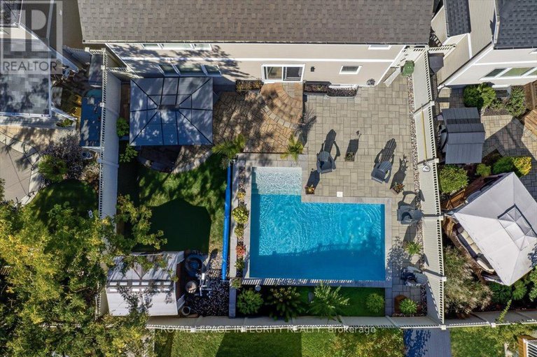 29381596/1110-luesby-crescent/fallingbrookgardenway-south/ottawa/ontario/K4A4X7_47