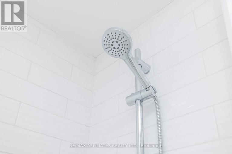 29083551/12-selye-crescent/beaverbrook/ottawa/ontario/K2K1C9_25