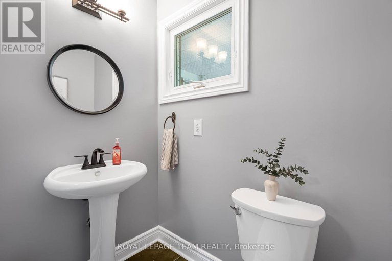28484495/37-promenade-avenue/pineglencountry-place/ottawa/ontario/K2E5X7_13