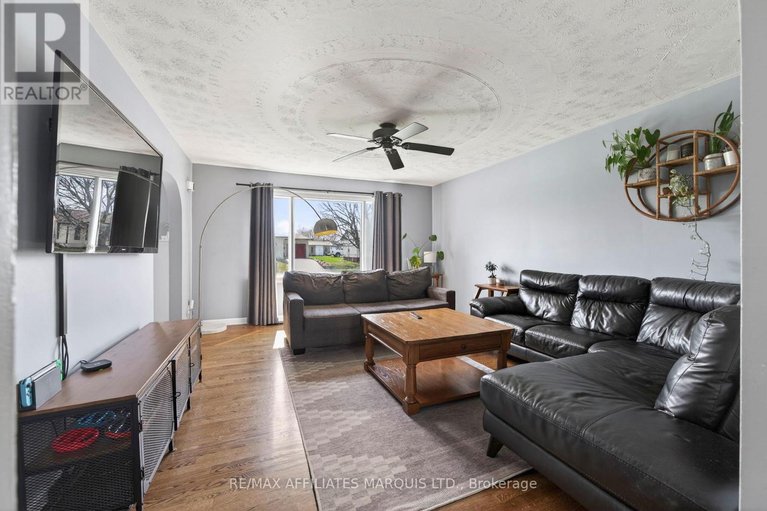 29642596/11-gray-avenue/long-sault/south-stormont/ontario/K0C1P0_3