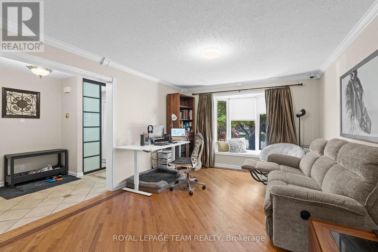 28879068/35-ivylea-street/craig-henrywoodvale/ottawa/ontario/K2G4X1_5