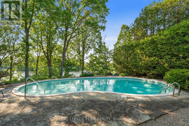 28476575/56-ryeburn-drive/riverside-southgloucester-glen/ottawa/ontario/K1V1H5_39