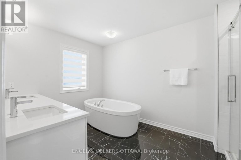 29583763/306-oakmont-drive/north-grenville-twp-kemptville-south/north-grenville/ontario/K0G1J0_21