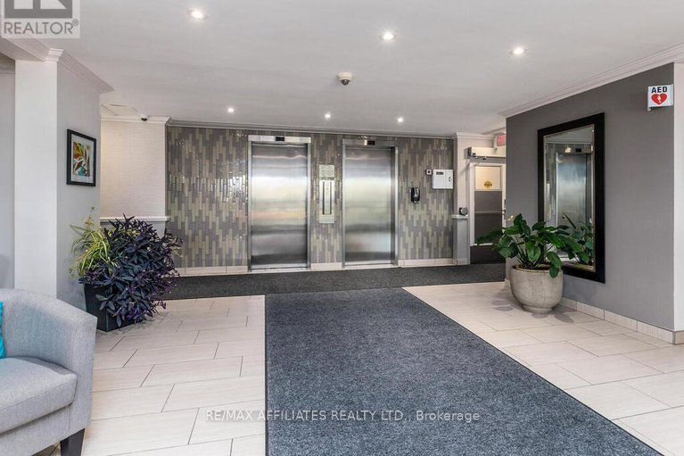 29148629/709-2400-virginia-drive/urbandale-acres/ottawa/ontario/K1H8L3_23