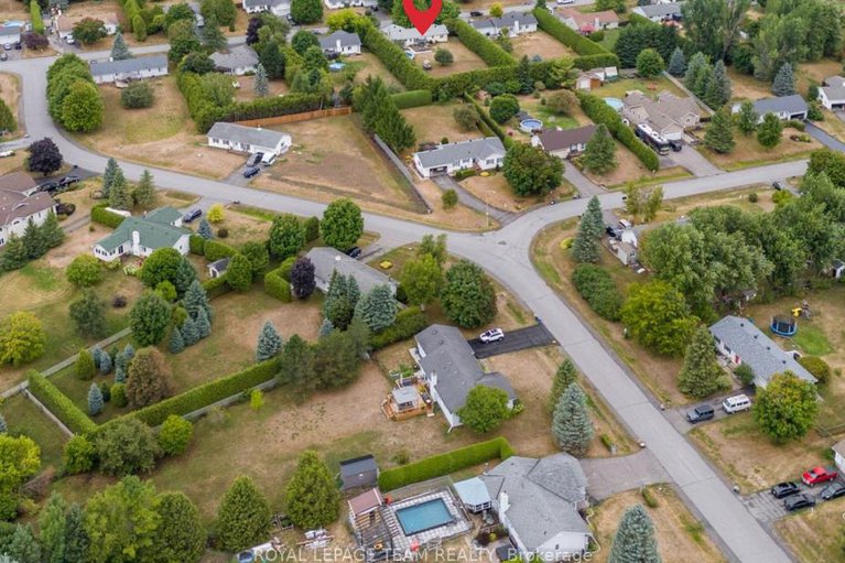 28798418/2248-wallingford-way/north-gower/ottawa/ontario/K0A2T0_43