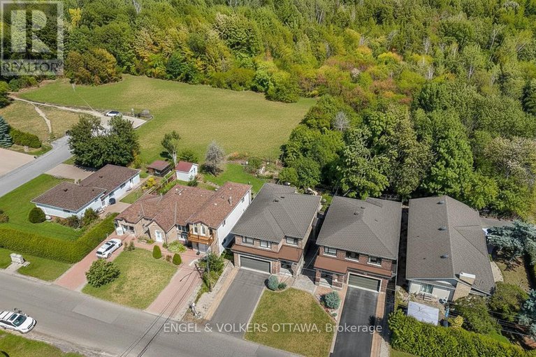 29353199/3681-eureka-avenue-e/blossom-parkleitrim/ottawa/ontario/K1T1L5_46