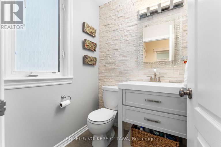 28911455/22-friendly-crescent/stittsville-south/ottawa/ontario/K2S2B6_22