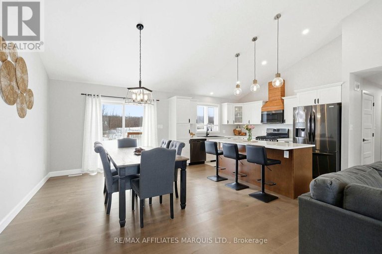 29382188/6836-james-crescent/south-glengarry-charlottenburgh-twp/south-glengarry/ontario/K0C2E0_12