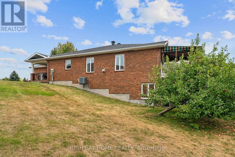 28837852/58-amberlakes-drive/stittsville-central/ottawa/ontario/K2S2A2_35