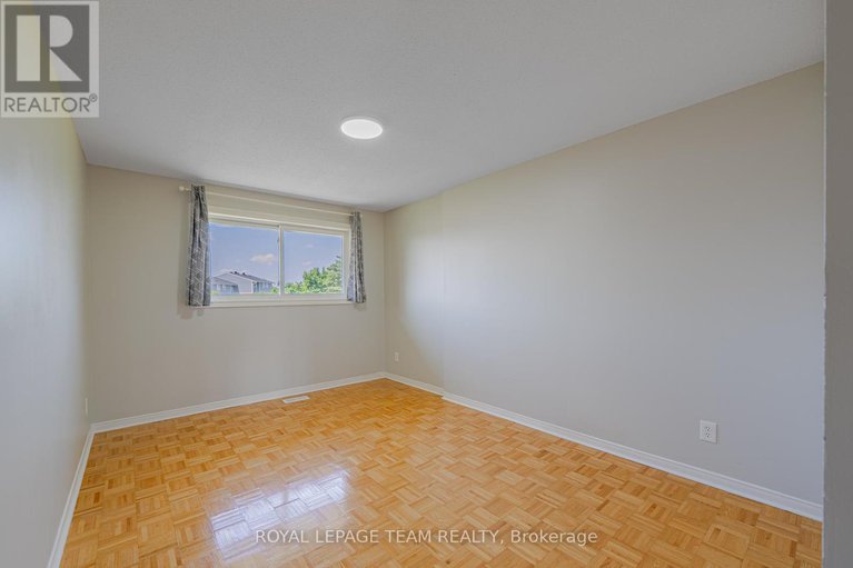 28613595/28-huntview-private/hunt-clubwestern-community/ottawa/ontario/K1V0M5_36