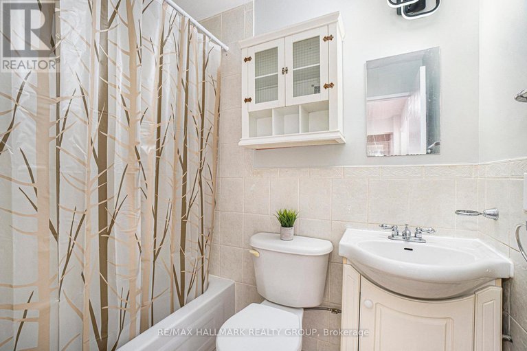 28410250/54-corley-private/heron-gateindustrial-park/ottawa/ontario/K1V8T7_16