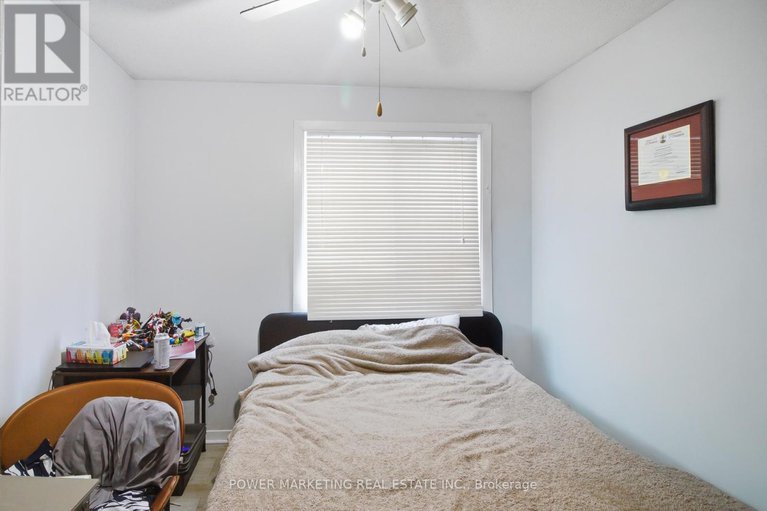 29358160/37g-robinson-avenue/sandy-hill/ottawa/ontario/K1N8N8_18