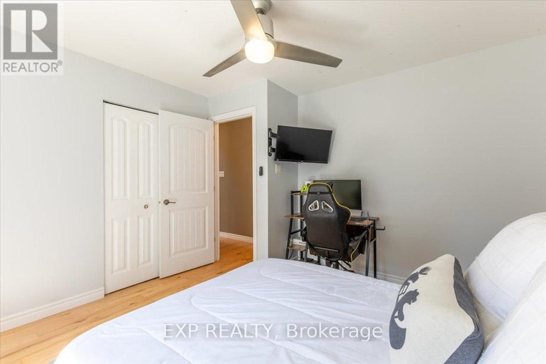 28879603/6719-deer-run-place/rideau-twp-s-of-reg-rd-6-w-of-mccordick-rd/ottawa/ontario/K0A2T0_26