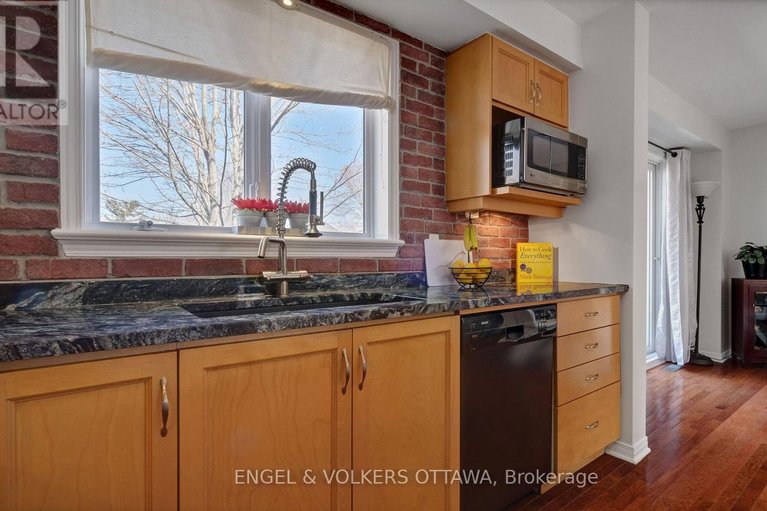 29583335/505-burleigh-private/cyrville/ottawa/ontario/K1J1J9_21