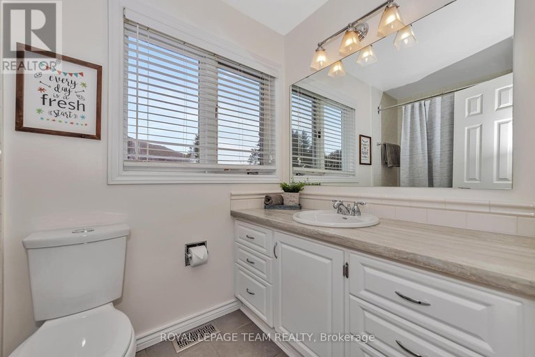 28266949/129-ridgeview-drive/carp/ottawa/ontario/K0A1L0_29