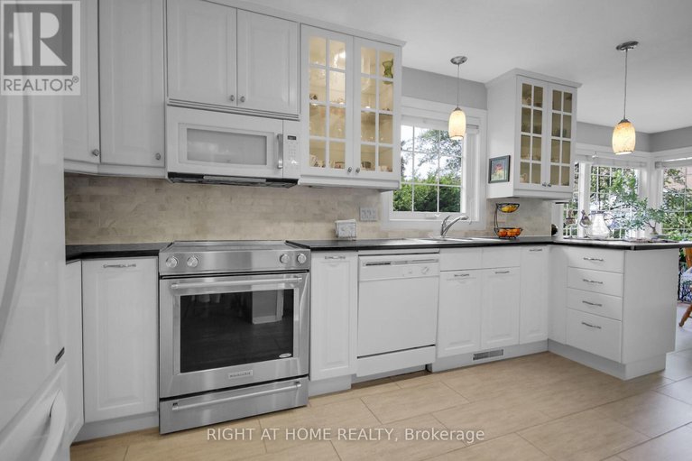 28554308/101-darlington-private/hunt-clubwestern-community/ottawa/ontario/K1V0X8_14