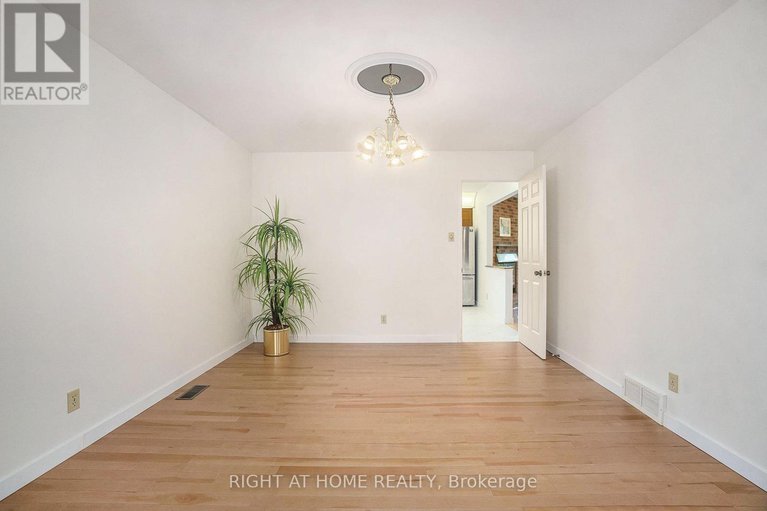 28879318/82-nestow-drive/tanglewood/ottawa/ontario/K2G4L8_6