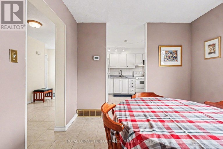 29484795/299-mockingbird-drive/chatelaine-village/ottawa/ontario/K1E2A4_9