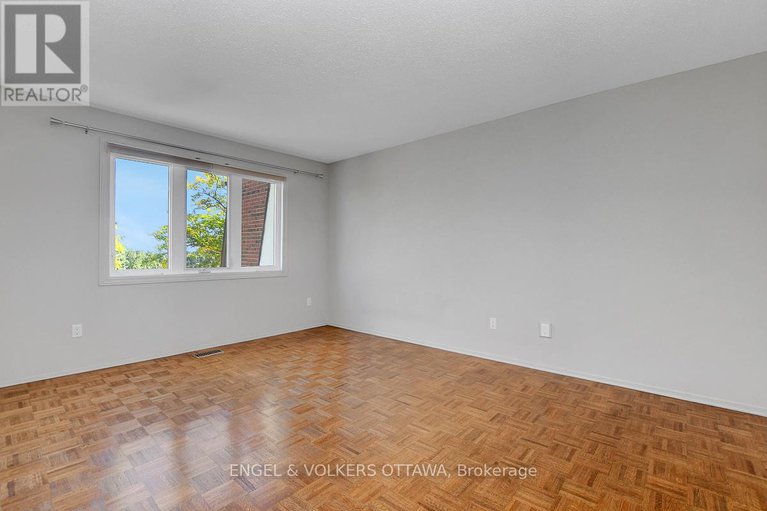 28912116/46-200-owl-drive/hunt-clubwestern-community/ottawa/ontario/K1V9P7_20