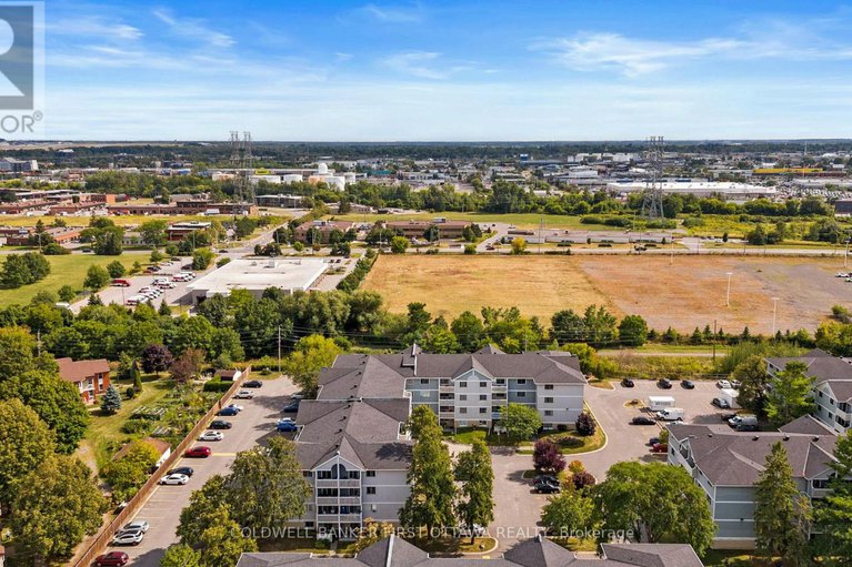 28820214/400-216-viewmount-drive/borden-farmstewart-farmcarleton-heightsparkwood-hills/ottawa/ontario/K2E7X4_37