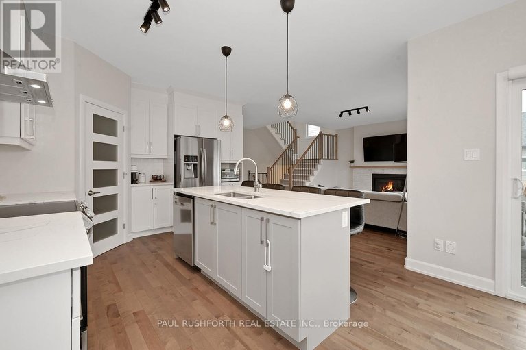 29685315/624-geneva-crescent/embrun/russell/ontario/K0A1W0_13