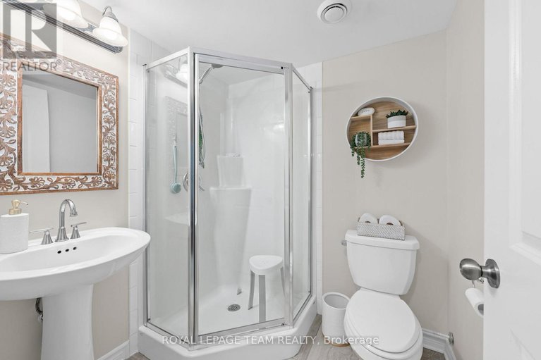 29244733/298-pembina-private/riverside-southgloucester-glen/ottawa/ontario/K4M0G7_32