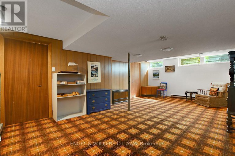 28906632/15-dickson-street/bruce-farmgraham-parkqualicumbellands/ottawa/ontario/K2H7H6_43