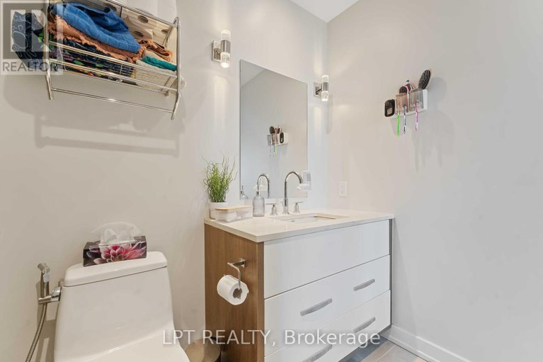 28356042/307-111-champagne-avenue-s/west-centre-town/ottawa/ontario/K1S5V3_20