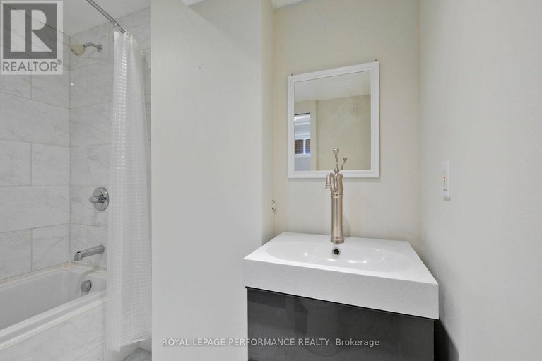 28506463/181-northwestern-avenue/ottawa-westtunneys-pasture/ottawa/ontario/K1Y0M1_23