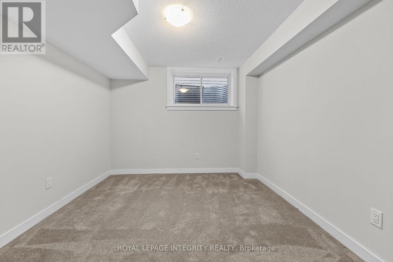 29068972/893-sendero-way/remainder-of-stittsville-area/ottawa/ontario/K2S2W8_33