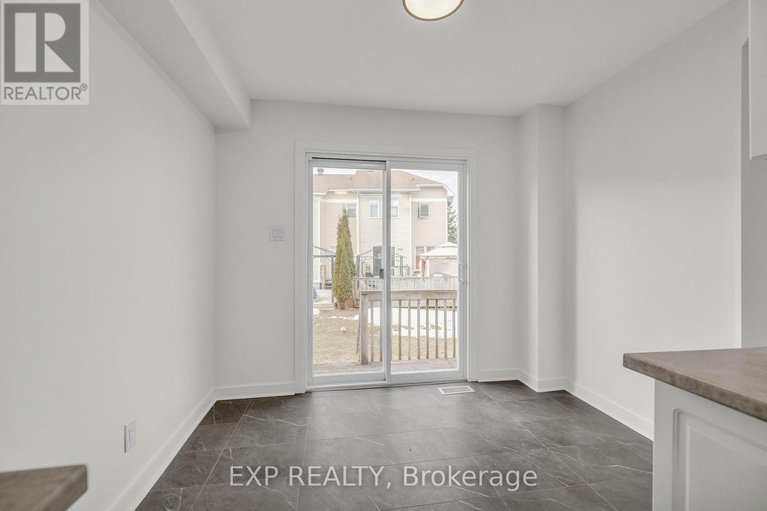 28543966/423-hillsboro-private/emerald-meadowstrailwest/ottawa/ontario/K2M3A7_13