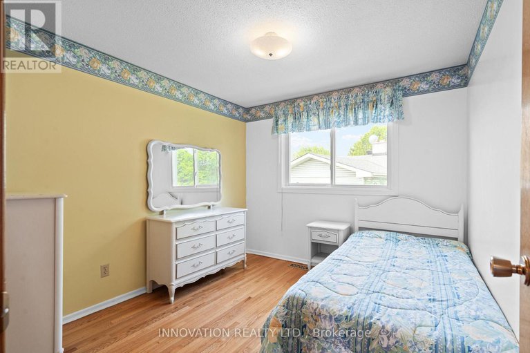 28409524/40-hadley-circle/bells-corners/ottawa/ontario/K2H6N9_18
