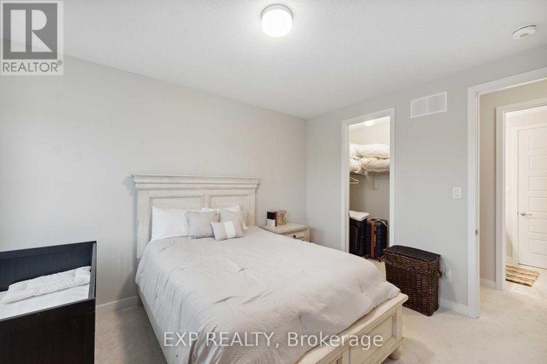 27724869/1053-showman-street-s/ottawa/ontario/K0A2Z0_24