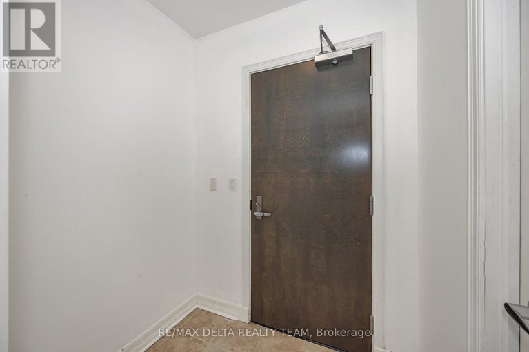 29400834/1006-200-besserer-street/sandy-hill/ottawa/ontario/K1N0A7_9