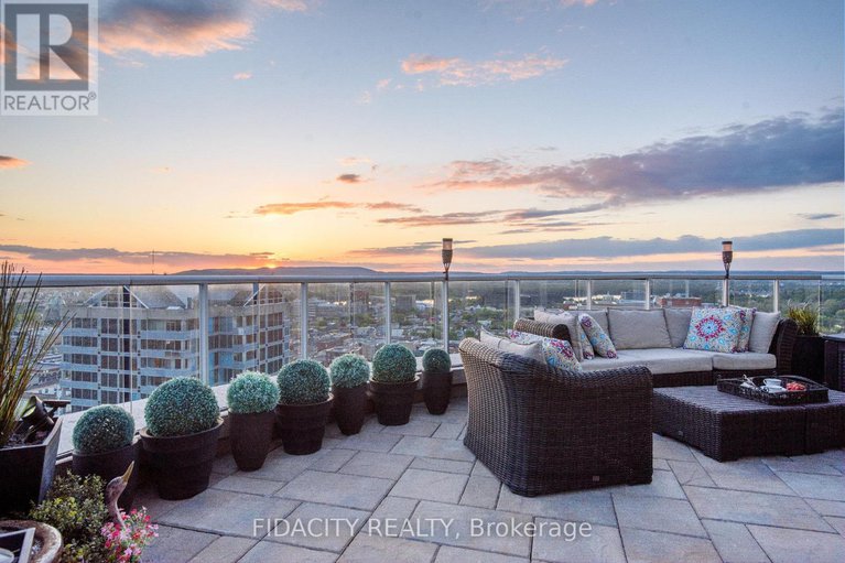 28466126/1105-242-rideau-street/sandy-hill/ottawa/ontario/K1N0B7_25