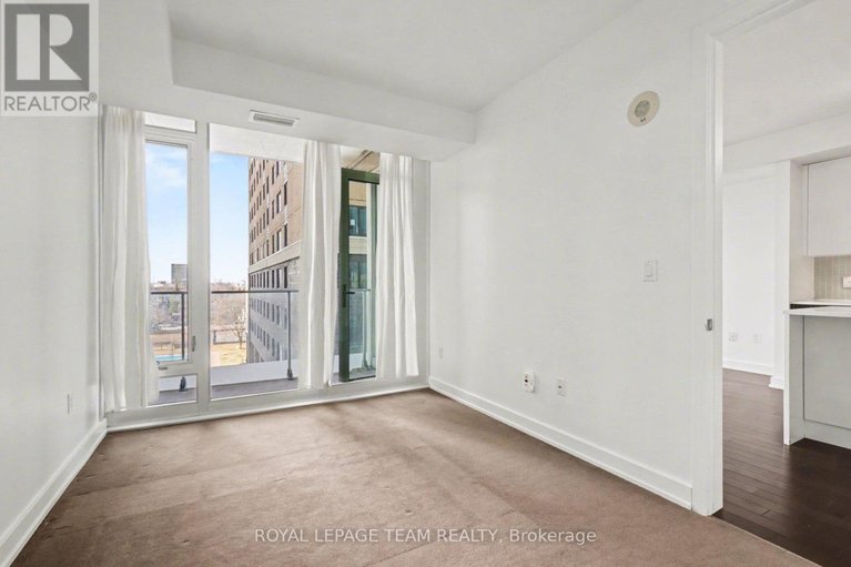 29581122/406-111-champagne-avenue-s/west-centre-town/ottawa/ontario/K1S5V3_20