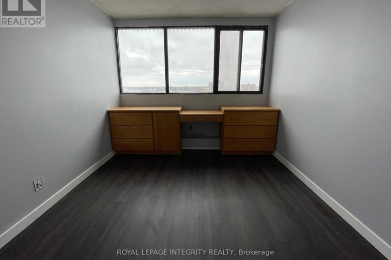 29040384/1203-1285-cahill-drive/south-keys/ottawa/ontario/K1V9A7_13