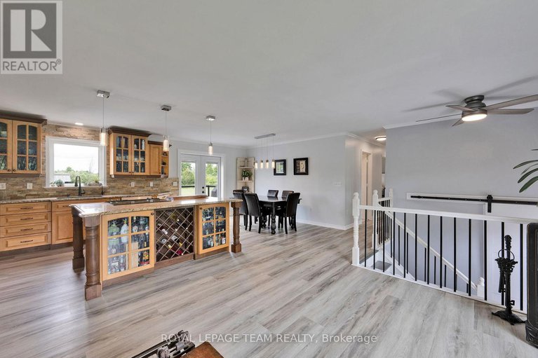28504851/883-craig-road/north-grenville-twp-kemptville-south/north-grenville/ontario/K0G1S0_20