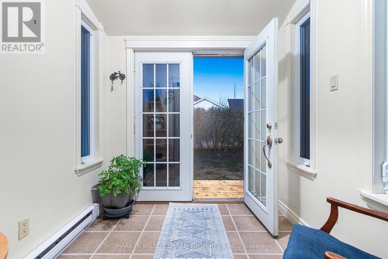 29669053/243-compton-avenue/woodroffe/ottawa/ontario/K2B5A8_33