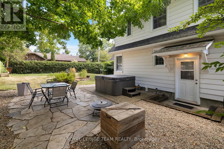 28819009/5515-millview-street/manotick-long-island-nicholls-island/ottawa/ontario/K4M1J3_24