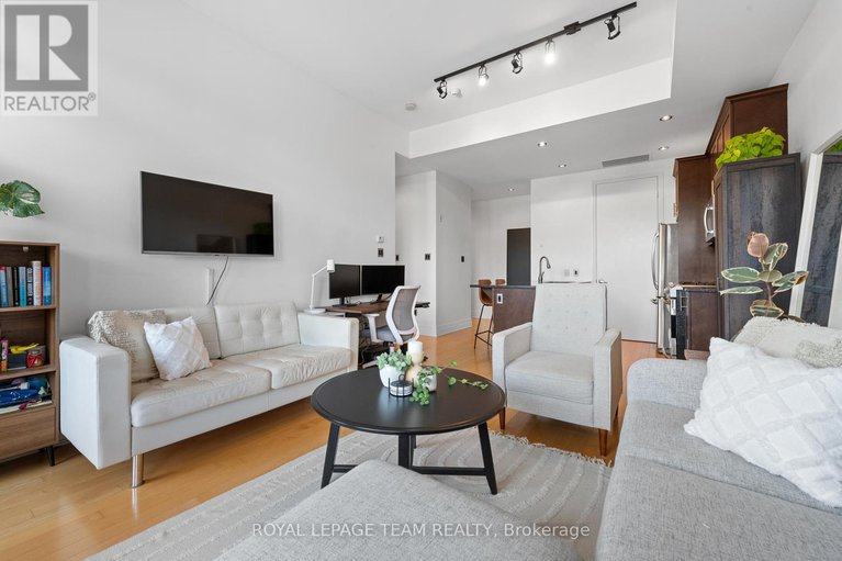 28587284/210-327-breezehill-avenue-s/west-centre-town/ottawa/ontario/K1Y1R6_14