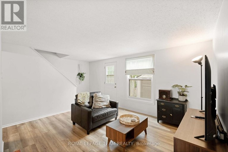 29683868/42-1257-priory-lane/convent-glen-north/ottawa/ontario/K1C1Z8_16