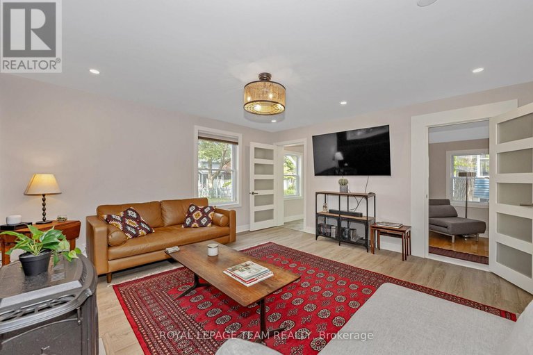 28410245/2748-rowatt-street/britannia/ottawa/ontario/K2B6N9_9