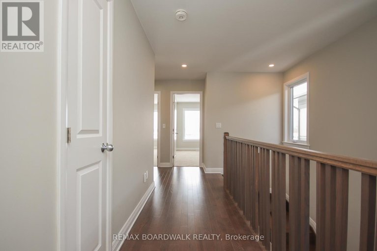 29643947/74-michael-stoqua-street/cfb-rockcliffe-and-area/ottawa/ontario/K1K5A2_12