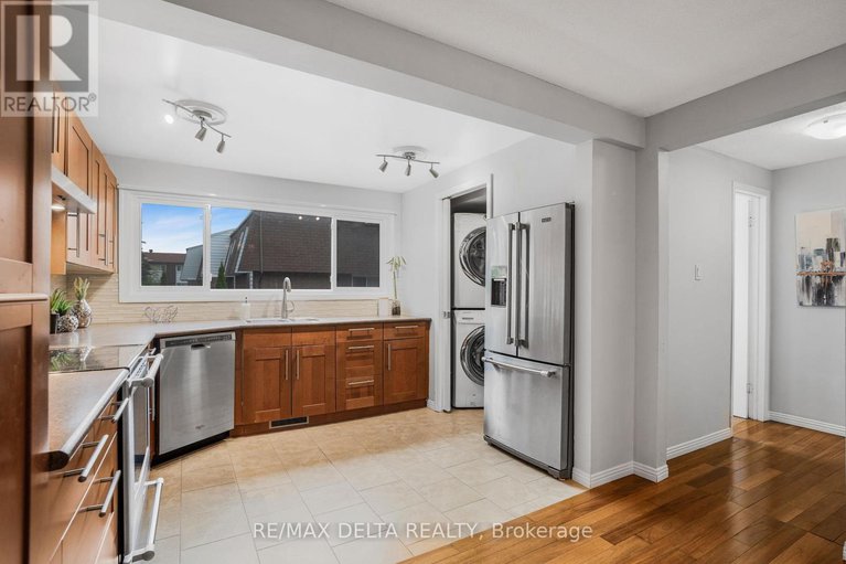 28534404/8-2296-orient-park-drive/blackburn-hamlet-south/ottawa/ontario/K1B4N6_14