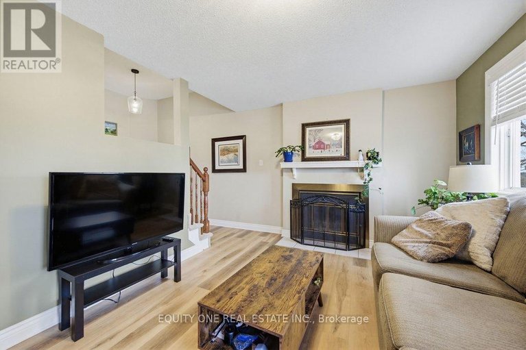 29571543/706-levac-drive/fallingbrookpineridge/ottawa/ontario/K4A2R1_17